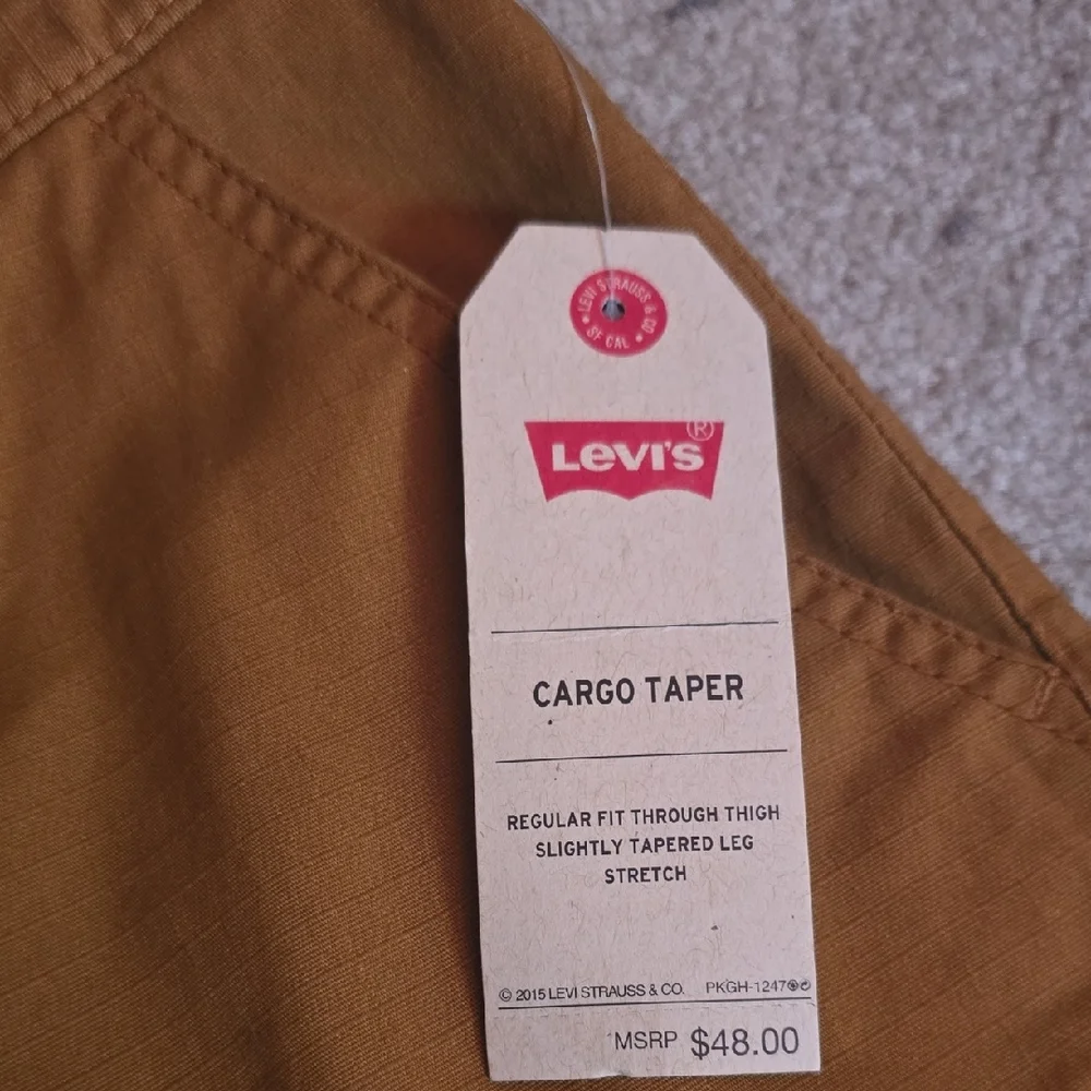 Levi's Cargo Taper Pants Reg Fit Trough Tight To Sligfor Men 18 REG. 29 X 29 NWT - Picture 2 of 16